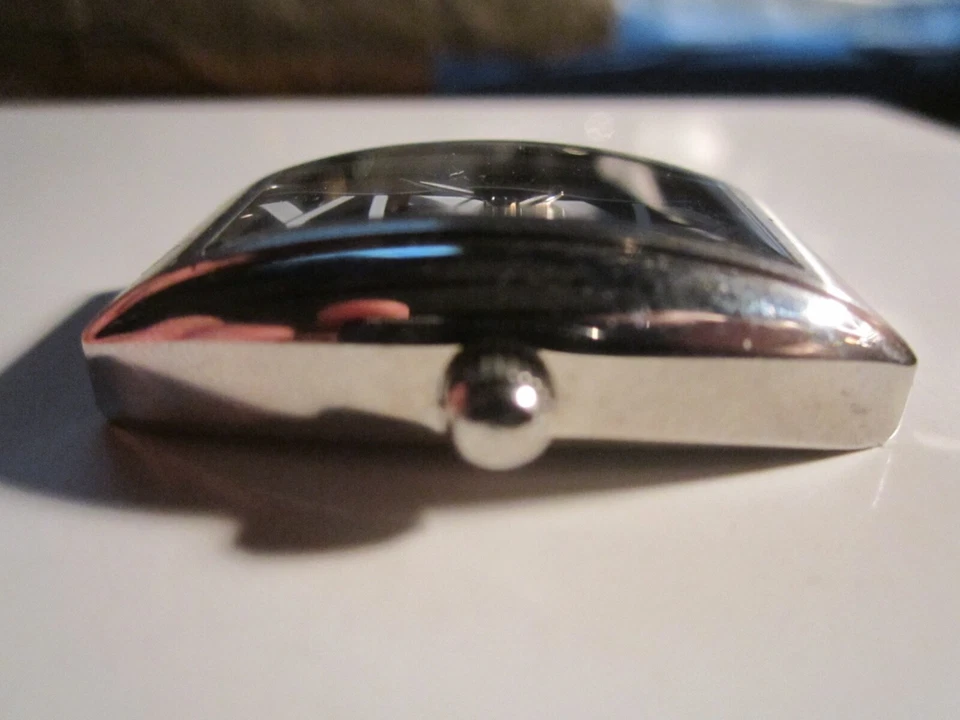 RELOJ KRIZIA TANK SEÑORA SIN CORREA NO FUNCIONA NECESITA BATERÍA NUEVA - BBA-33G Foto 3 de 4