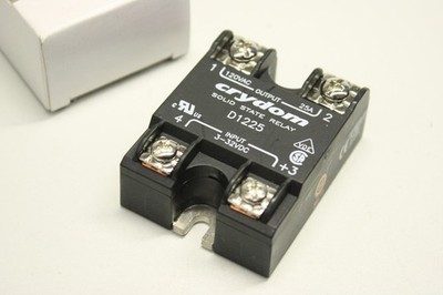CRYDOM  D1225 SSR 3-32V 120V 25A  SSR Solid-State Relais OVP
