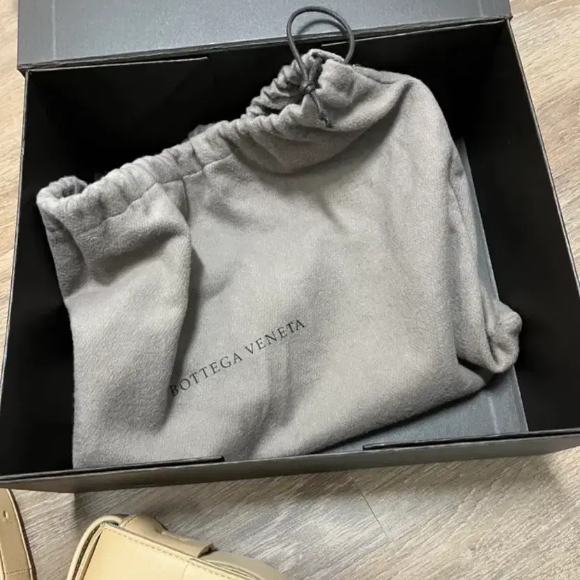 Bottega Veneta Cassette Bag - Beige, Excellent Condition thumbnail 6