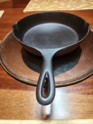 Perfect Restoration Of 1930's Vintage #6 Single Notch Lodge Cast Iron Skillet