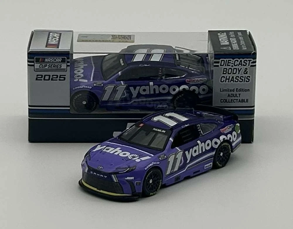 Denny Hamlin Signed 2017 NASCAR #11 FedEx Ground - 1:24 Premium Action Diecast Car (PA COA-690862