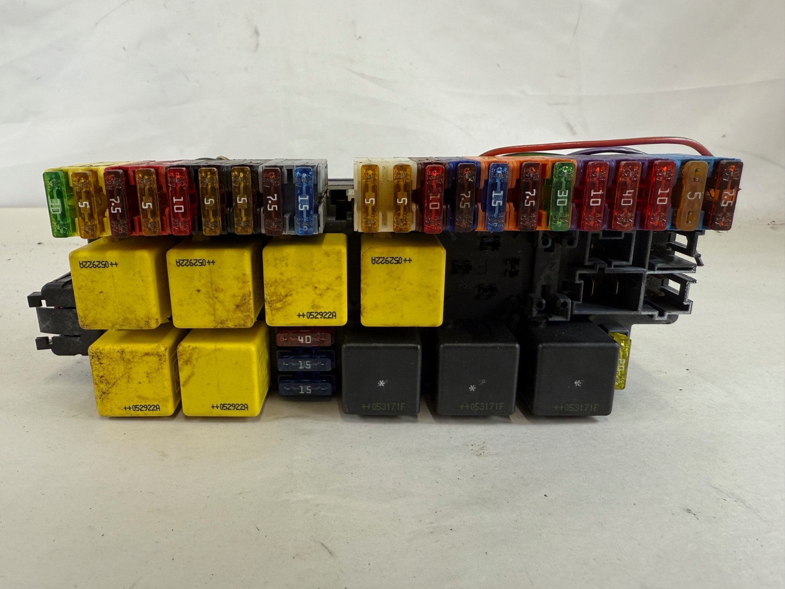 2003-2012 Mercedes R230 SL500 SL550 Front Left SAM Fuse Box 2305451932