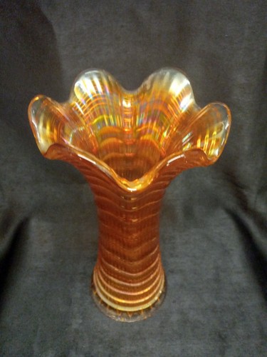 IMPERIAL RIPPLE MITTELGROSSE RINGELBLUME IRISIERENDE KARNEVAL GLASVASE 3 7/8" SOCKEL