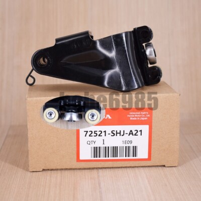 Honda OEM 05-10 Odyssey Side Sliding Door-plate Right 72521SHJA21