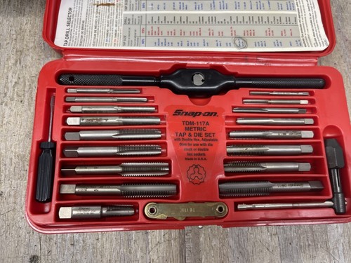 Snap-On Tools 41 Piece Metric Tap and Die Set TDM-117A - Picture 3 of 6