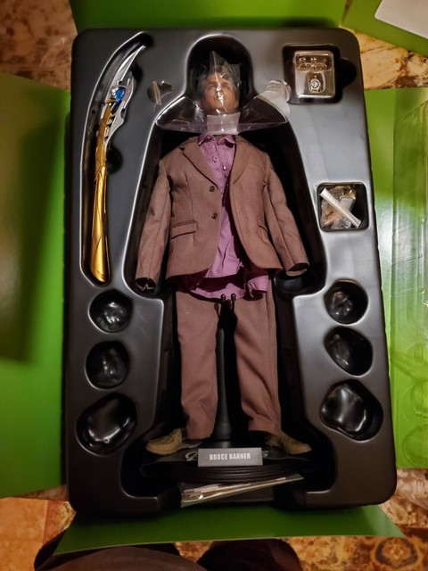 hot toys hulk for sale