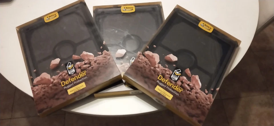 Custodia Otter Box Defender iPad Pro 12.9 inch 2' Generazione vendo 3 pz stock - Immagine 4 di 4