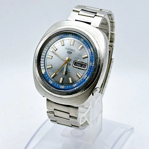 Seiko 5 5126-6010 Automatic Vintage Day-Date Blue Inner Bezel Men's Watch Japan