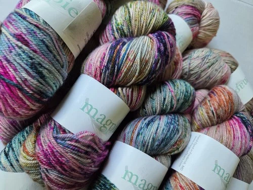 Magpie Fibers Swanky DK • SW Merino/Cashmere/Nylon • High Line • 115g/250yds image 3
