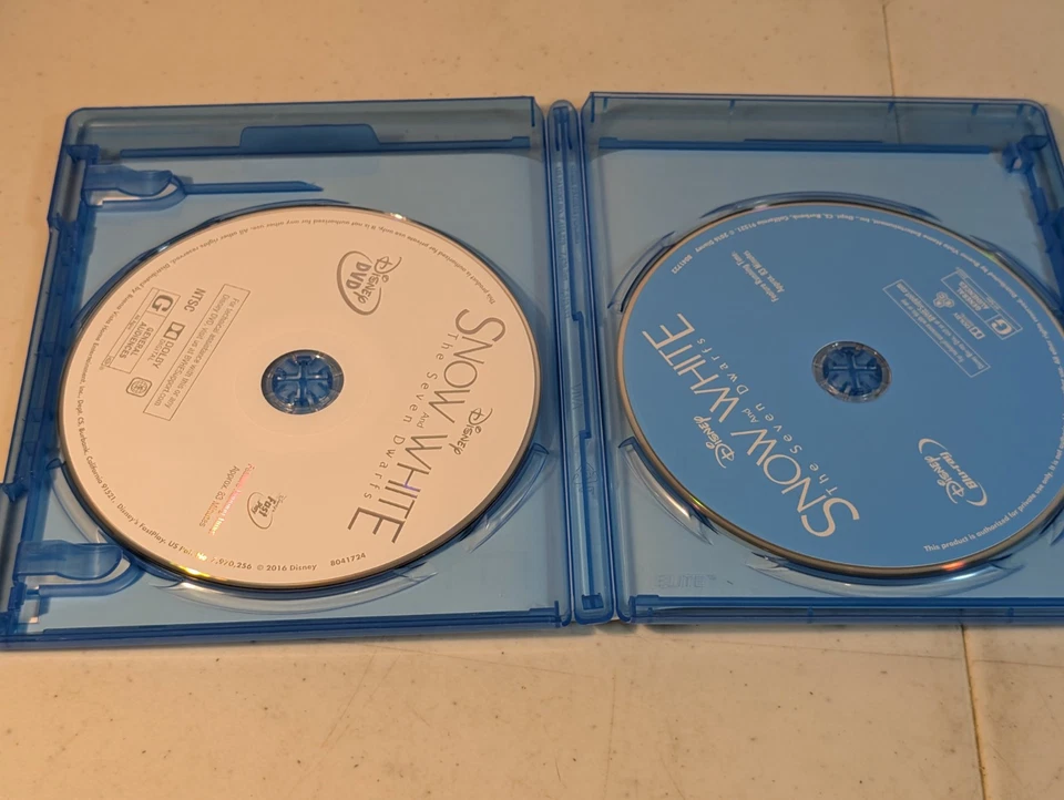Snow White And The Seven Dwarfs Blu-Ray + DVD - Image 2 of 4
