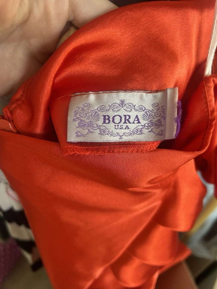 Mini Vestido Halter Vintage Bora EE. UU. Rojo Satinado Estrás Y2K Hecho en EE. UU. Foto 3 de 4