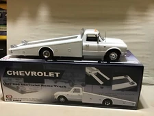 WHITE PLAIN 1967 CHEVROLET DIECAST  RAMP TRUCK CAR HAULER 1/18 ACME A1801700 dtd