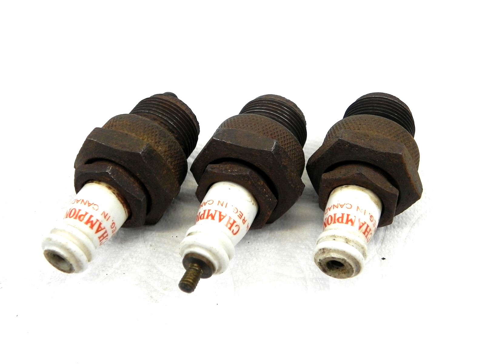 LOT OF 3 VINTAGE USED CHAMPION SPARK PLUGS #C4 FOR CARS FROM THE 1920S-1930S
