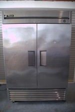 True Refrigerator, reach-in, two-section