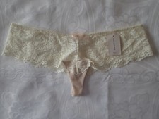 B.TEMPT'D, Boyshorts in Size 14-16, Colour in Cream and Peach