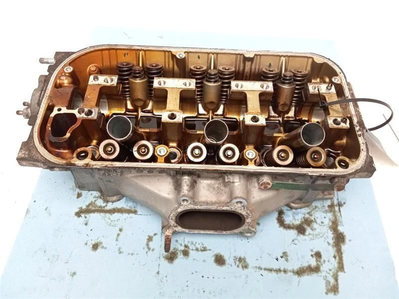 2000-2004 TOYOTA AVALON RIGHT SIDE CYLINDER HEAD - Image 2 of 4