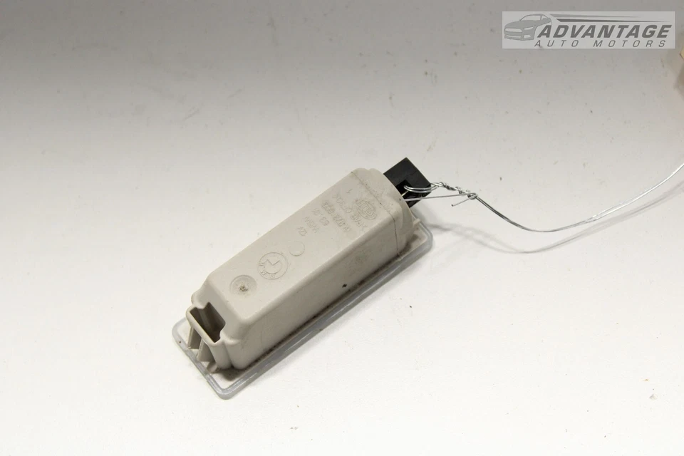 BMW 535I F10 2009-2016 TABLERO PANEL PUERTA INTERIOR CORTESÍA LUZ LÁMPARA HELLA OEM Foto 4 de 4