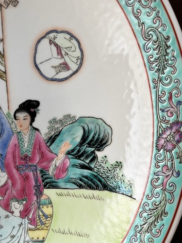 Large CHINESE PORCELAIN FAMILLE ROSE CHARGER w/LADIES In A GARDEN 13" Vintage - 第 6/24 張圖片