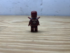 Lego Marvel Super Heroes 5002946 Iron Man Silver Centurion