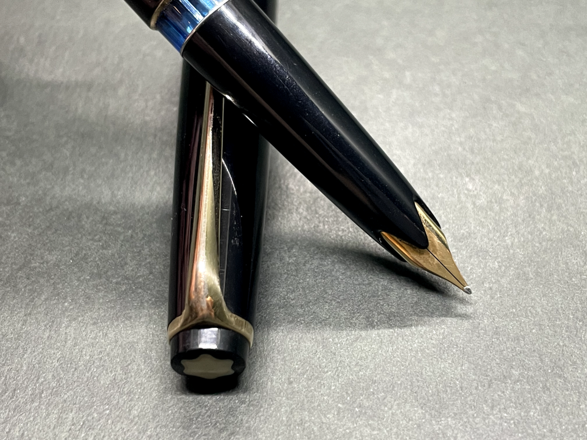 MONTBLANC No.22 Black GT Vintage Piston-filler Fountain Pen