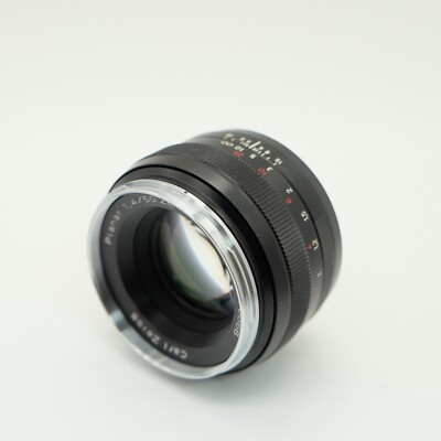 N Mint] Carl Zeiss Planar T* 50mm F/1.4 ZE Lens for Canon EF