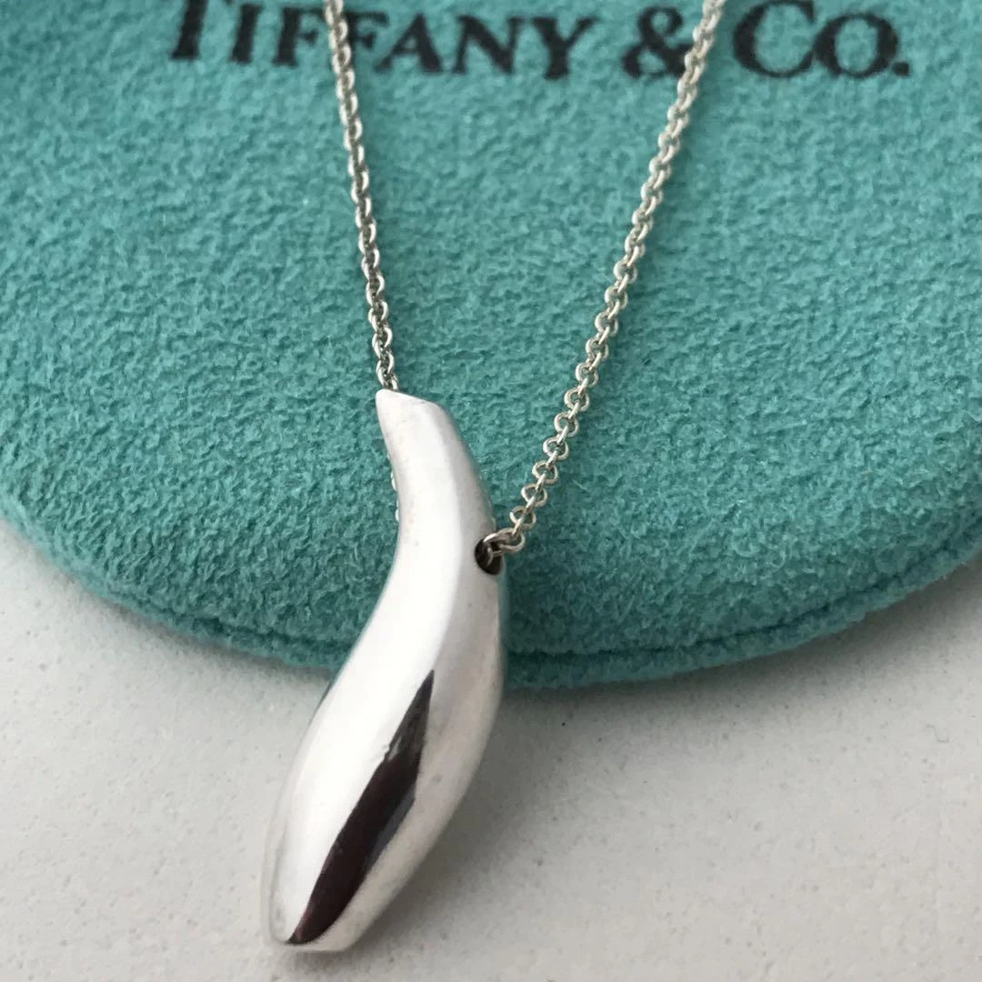 Tiffany frank gehry fish necklace deals