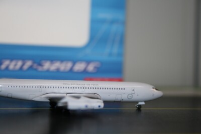 Aeroclassics 1:400 RAAF Boeing 707-300 A20-261 (AC411308) Die-Cast
