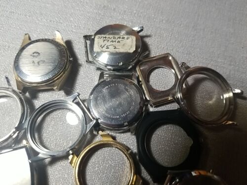 Lote de piezas de relojero vintage lote se vende como está estuches y correas contenedor 4 - Imagen 16 de 16