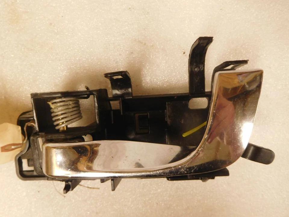 Manija de puerta interior delantera izquierda Cadillac SRX 2005 25707889 Foto 2 de 4