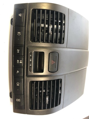 Ssangyong Rexton 2005 tablero consola central y luz de peligro - Imagen 2 de 11