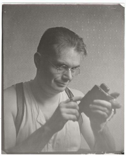 G1498~ PHOTOGRAPHER & Camera Preparing c.1930 *ANSCO MEMO* 8X10 Pennsylvania