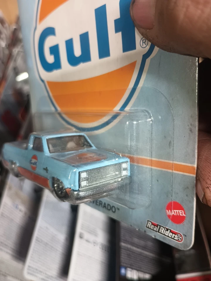 Chevy Silverado #2/5 2020 Hot Wheels Premium Vintage Oil Gulf 83 Foto 2 de 4