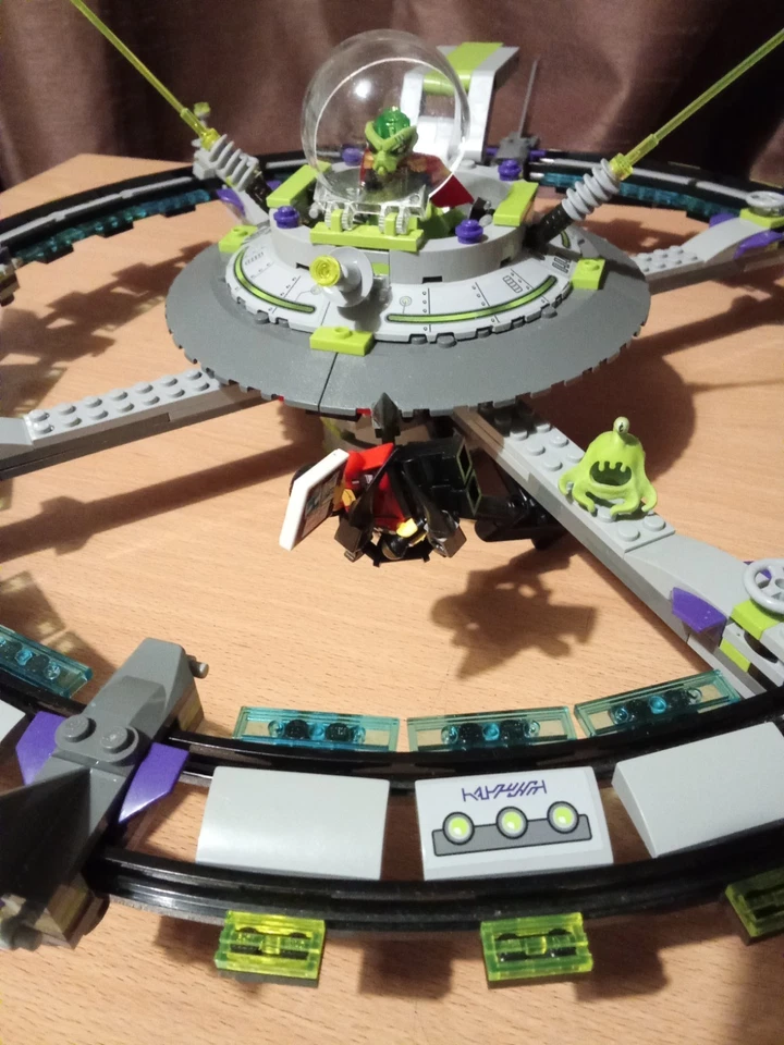 LEGO 7065 Alien Conquest - Mothership with UFO Sound Brick - Image 2 of 3