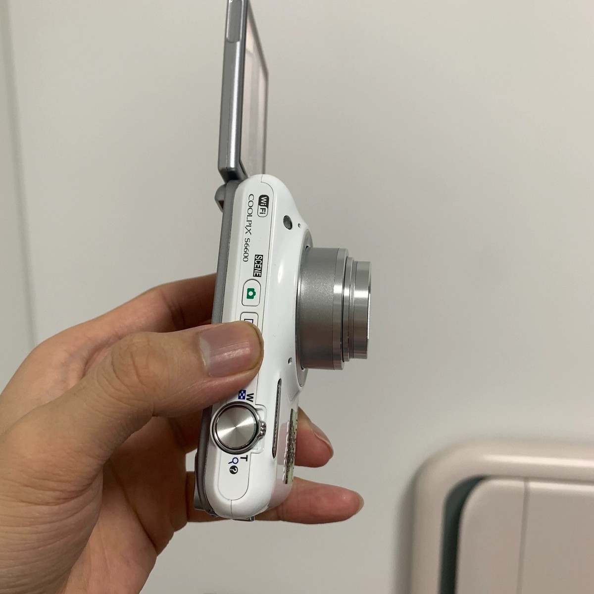 Nikon COOLPIX S6600 16MP 12x Zoom Digital Camera 180° flip screen