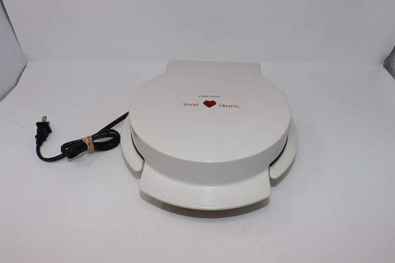 Black Decker Vintage Heart Shape Waffle Maker Iron