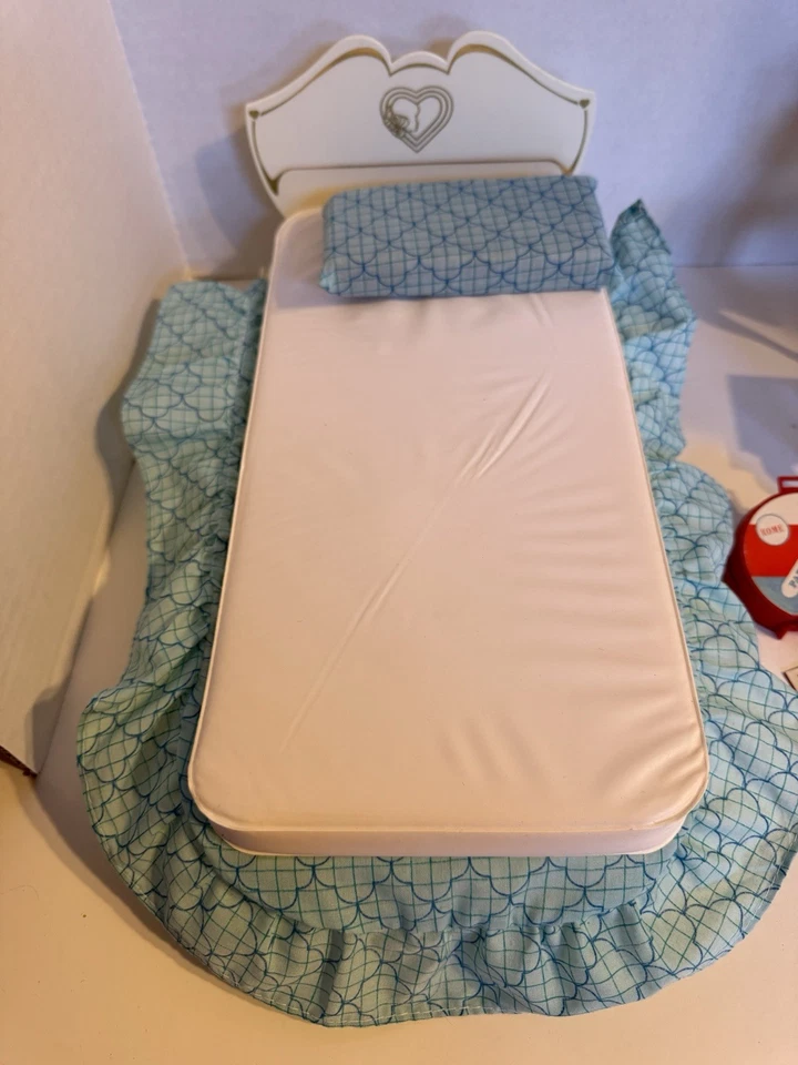 RARE 1978 Marx Sindy Bedroom Furniture Set 55+ Pieces Barbie Dollhouse Playset - Image 3 of 4