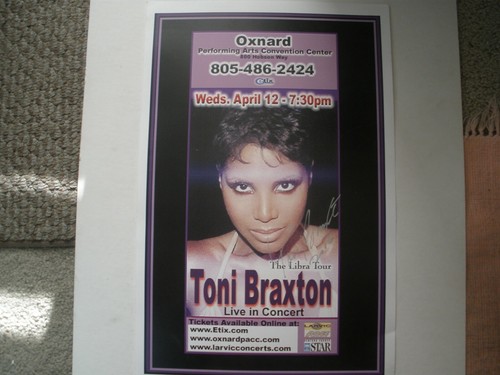 Toni Braxton 2006 Libra Tour Authentic Autographed 17"x12" Concert Poster - Picture 3 of 3