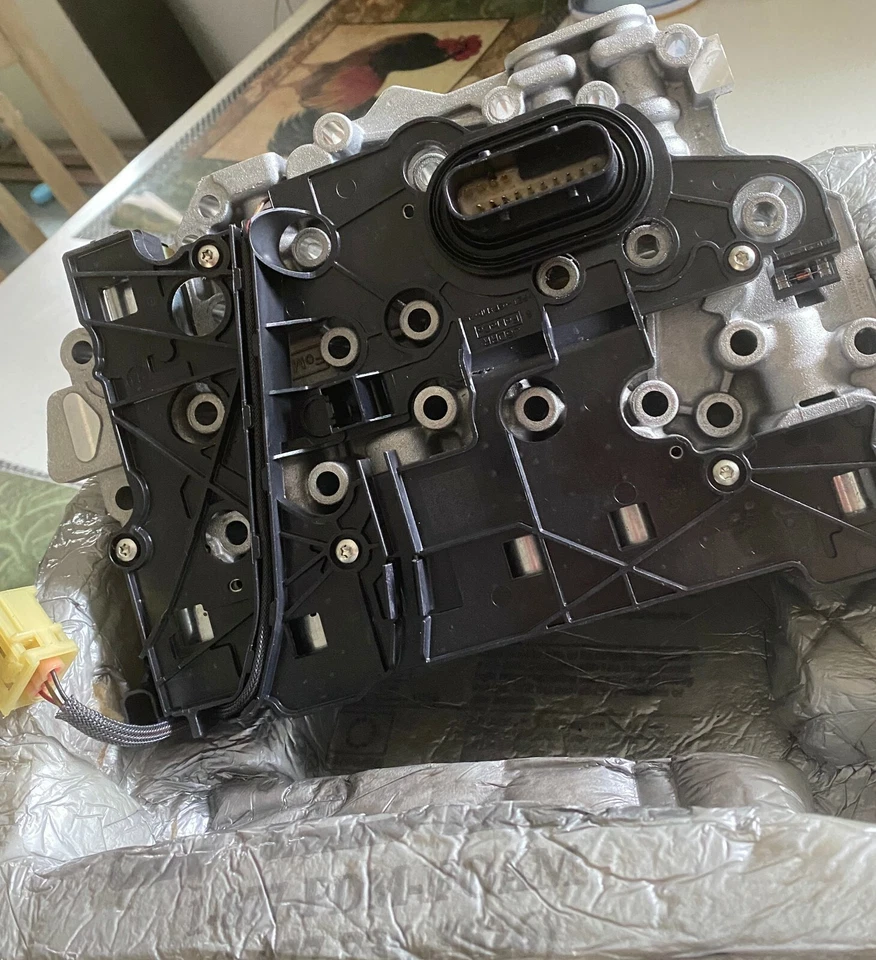 Cuerpo de válvula de transmisión 6F35 con solenoides Ford Edge|Fusion|Explorer Gen 2 Foto 2 de 4