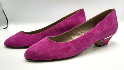 pink pumps low heel