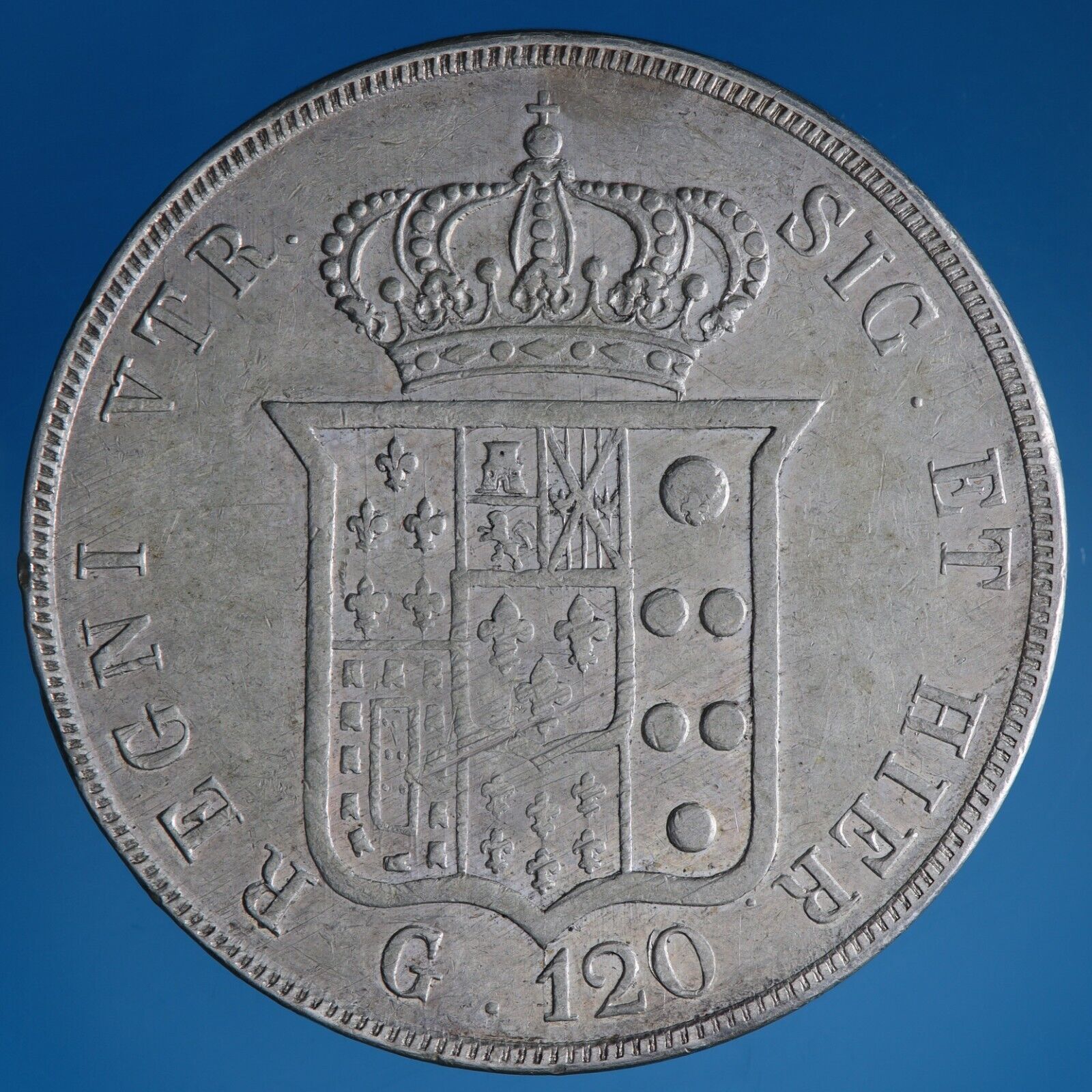 Foto 2 di 2