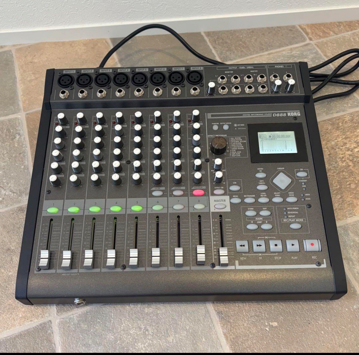 KORG D888 レコーディング ミキサー マルチトラック レコーダー KORG D888 レコーディング ミキサー マルチトラック レコーダー