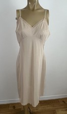 Vintage JC Penney Women's 36 / 14 100 Nylon Full Slip Dress Beige