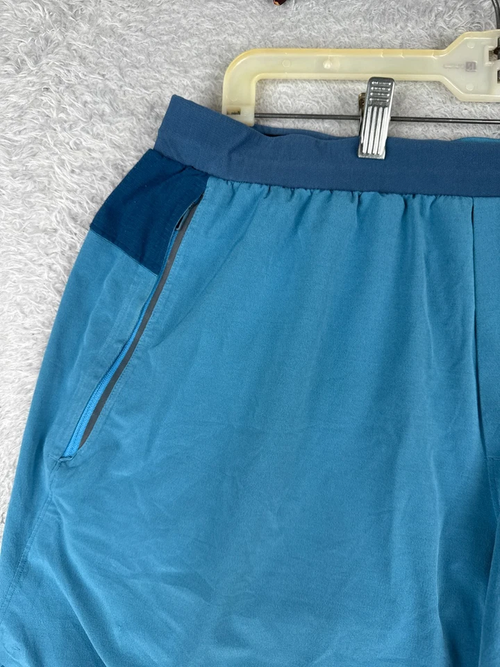 Shorts Lululemon Masculino Extra Grande Azul Switch Up Curto 6" Tecido Rápido Runnin - Imagem 4 de 4