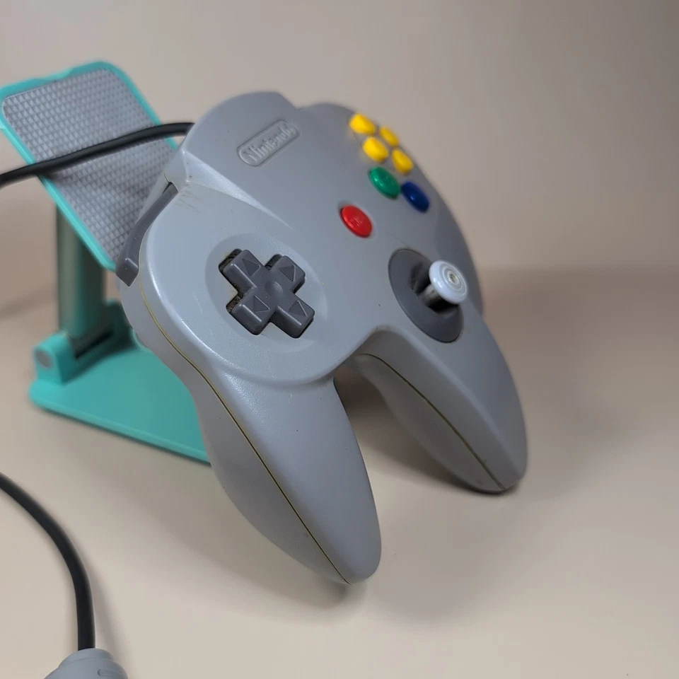 Mando Nintendo 64 NUS-005 Oficial N64 OEM Gris Probado Foto 3 de 4