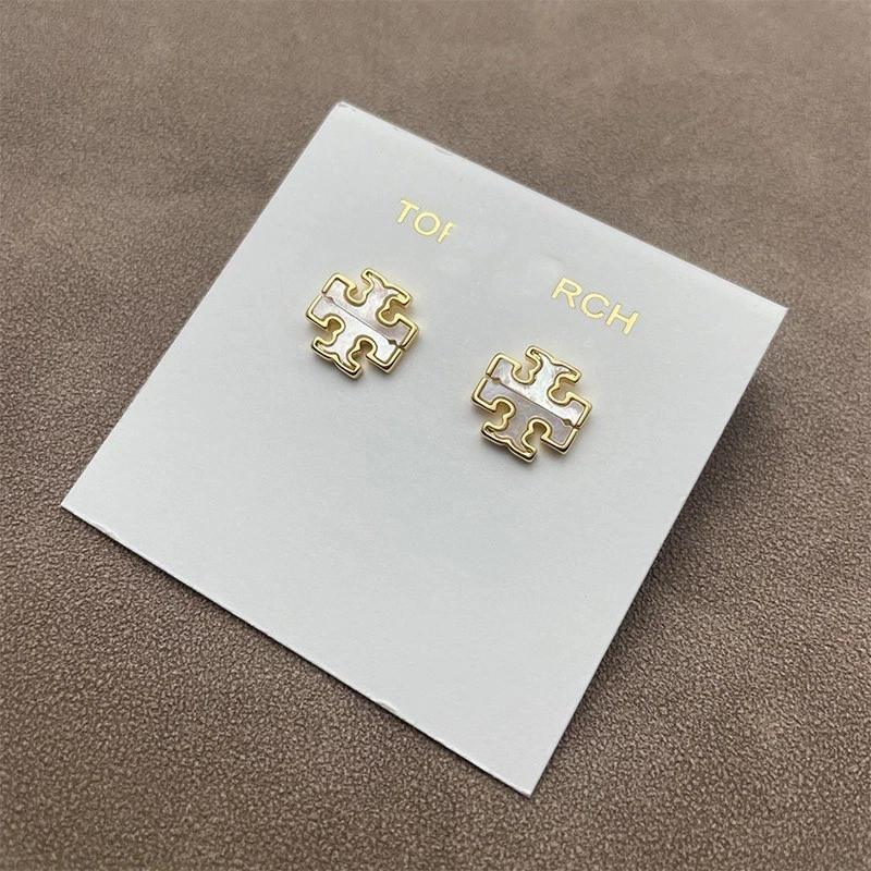 ¡Nuevo! Pendientes Tory Shell blancos con bolsa de joyería tamaño: 1,5*1,5 cm Foto 4 de 4