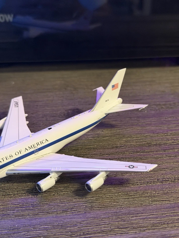 GeminiJets USAF Boeing E-4B GMUSA083 - Image 4 of 4