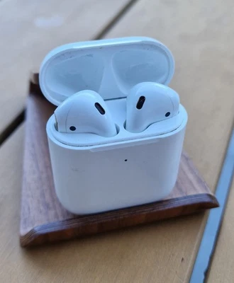 Apple AirPods 2.Gen MV7N2TY/A AIRPODS mit CHARGING CASE - Bild 1 von 4