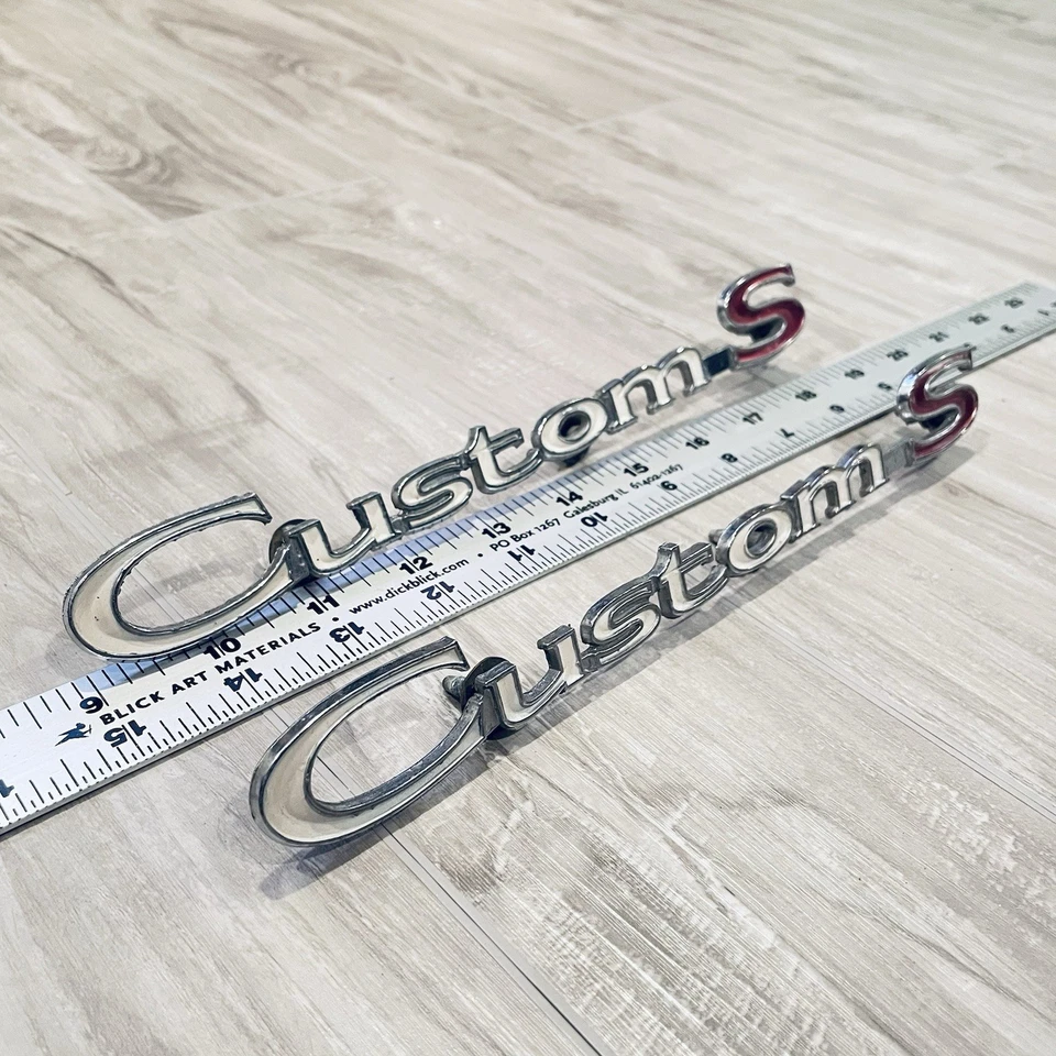 1968 69 PONTIAC TEMPEST CUSTOM S FENDER ЭМБЛЕМА OEM 9794874 GM пара комплект значков - Изображение 3 из 4