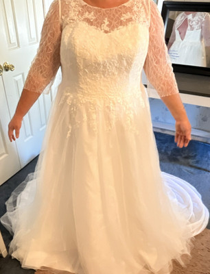 David's Bridal 22W Ivory A-Line Illusion Neck 3/4 Sleeve Lace Beaded Gown