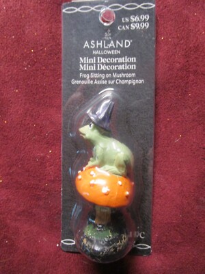 Ashland Halloween Tiny Treasures, Frog Sitting on Mushroom  2024  NEW